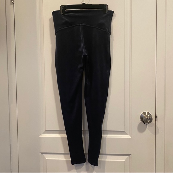 Spanx Velvet Leggings In color Moon Shadow - Picture 3 of 3